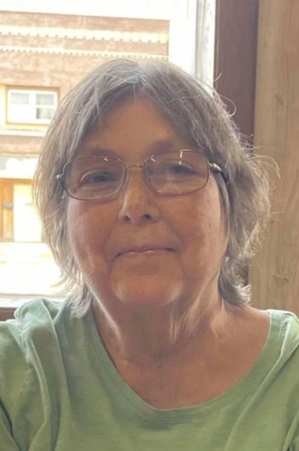 julia  travis